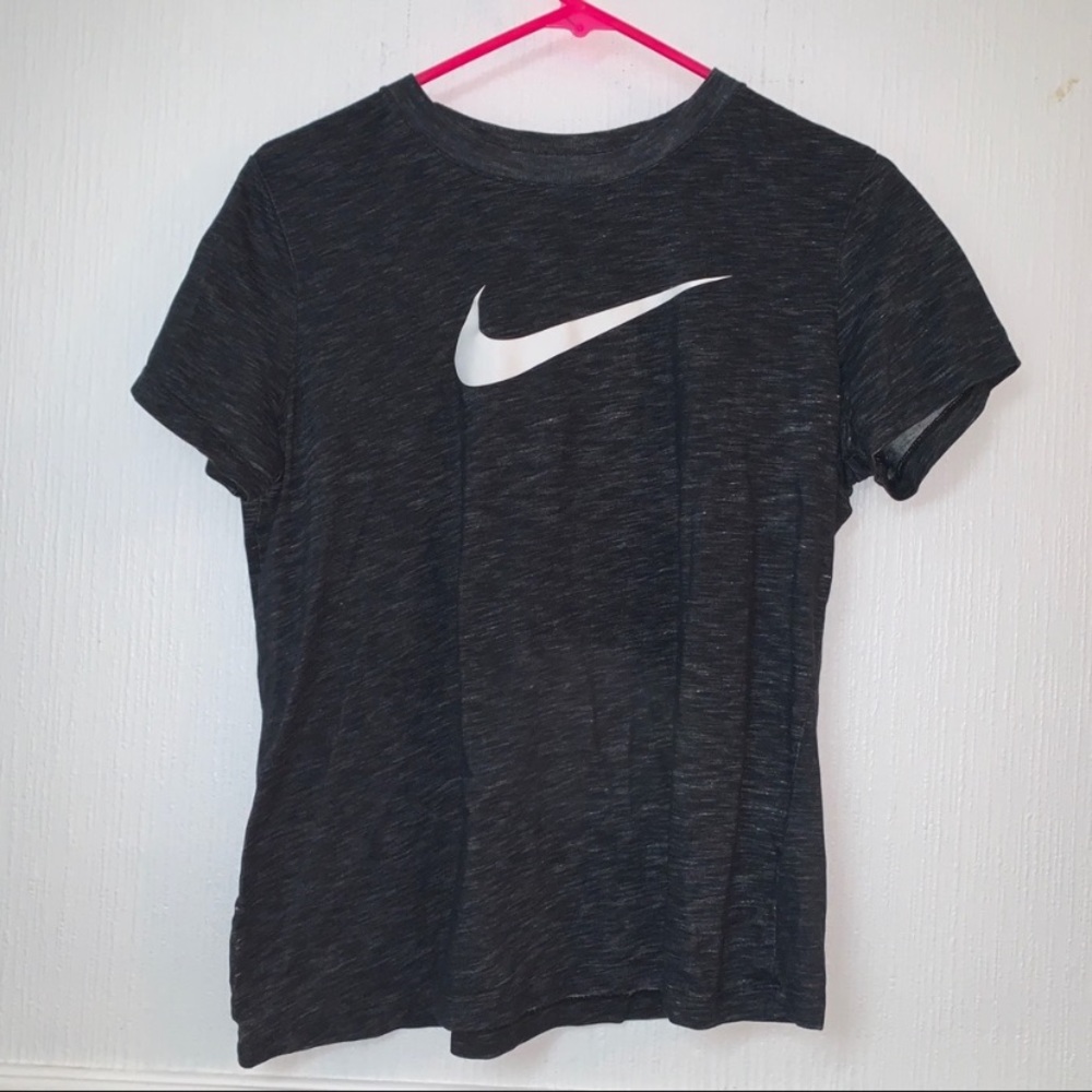 Nike heathered gray shirt sleeve tee - Picture 1 of 3